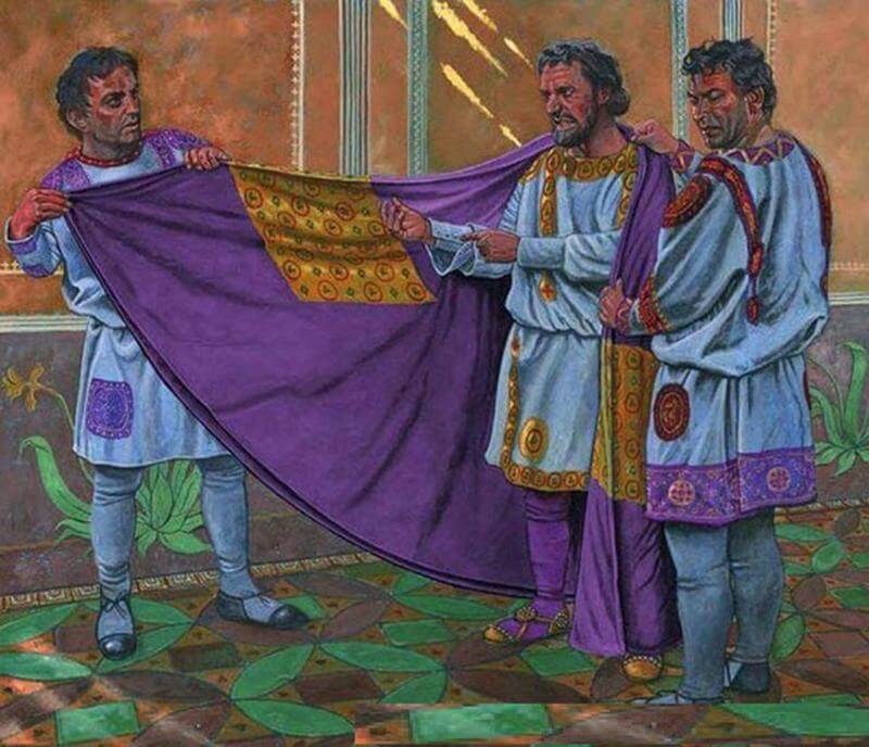 Màu tím là màu sắc được vua chúa, nhà cai trị, giám mộc, tầng lớp quý tộc ưa chuộng