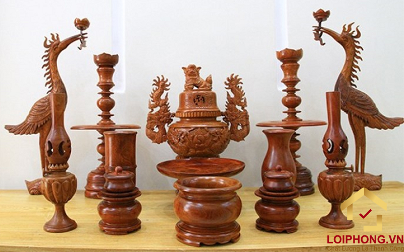 Bộ đồ thờ đầy đủ bằng gỗ với nước sơn sáng bóng