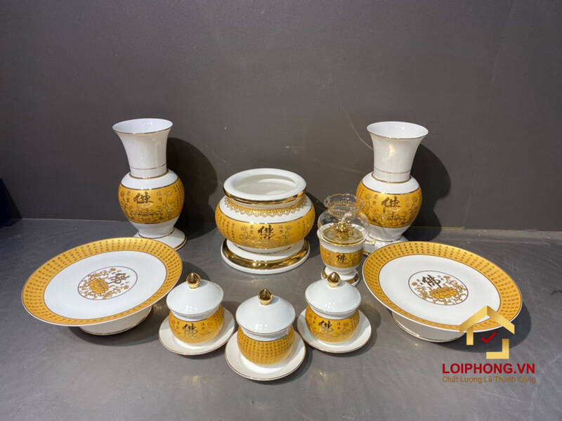 Bộ đồ thờ cúng bằng chất liệu sứ