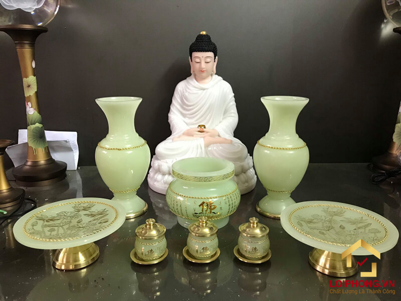 Bộ đồ thờ cúng bằng ngọc