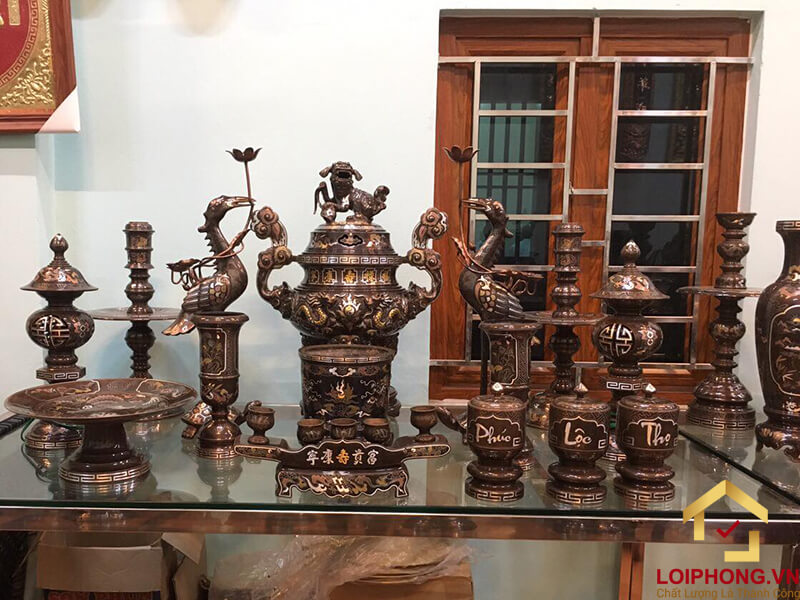 Bộ đồ thờ đúc bằng đồng đỏ khảm tam khí vàng, bạc, đồng cao cấp rất đẹp