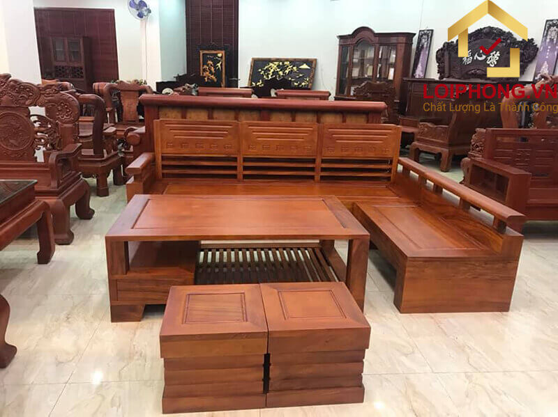 Sofa gỗ thường được sử dụng để đặt trong phòng khách