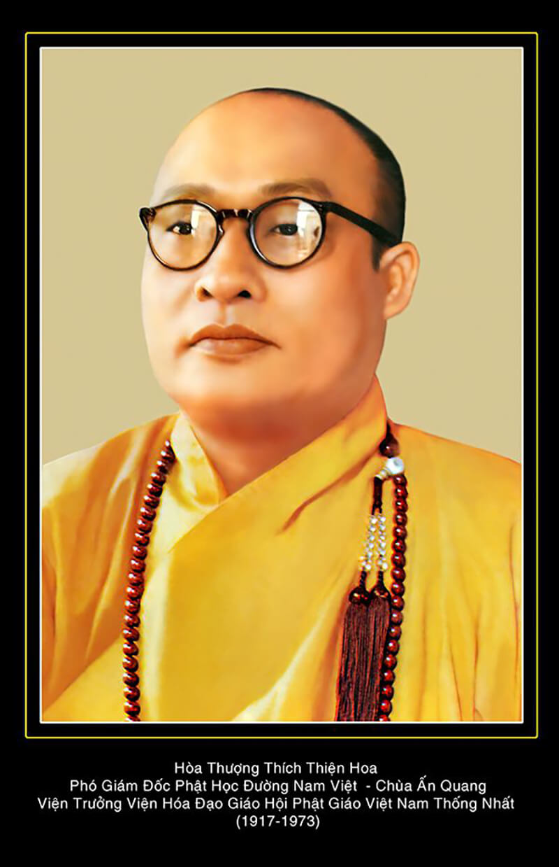 Hoà thượng tận tâm truyền đạt kiến thức cho các lớp Trung Đẳng và Cao Đẳng ở Phật Học Đường Nam Việt Ấn Quang