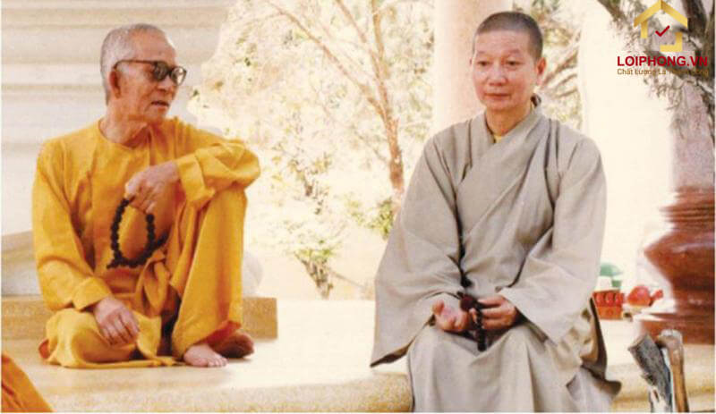 Hòa thượng Thích Trí Quảng bên Đại lão Hòa thượng Thích Trí Tịnh