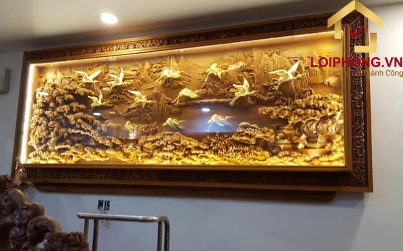 Treo tranh ở vị trí có tầm nhìn thoáng và vừa mắt để đảm bảo sự hài hòa và cân đối cho không gian