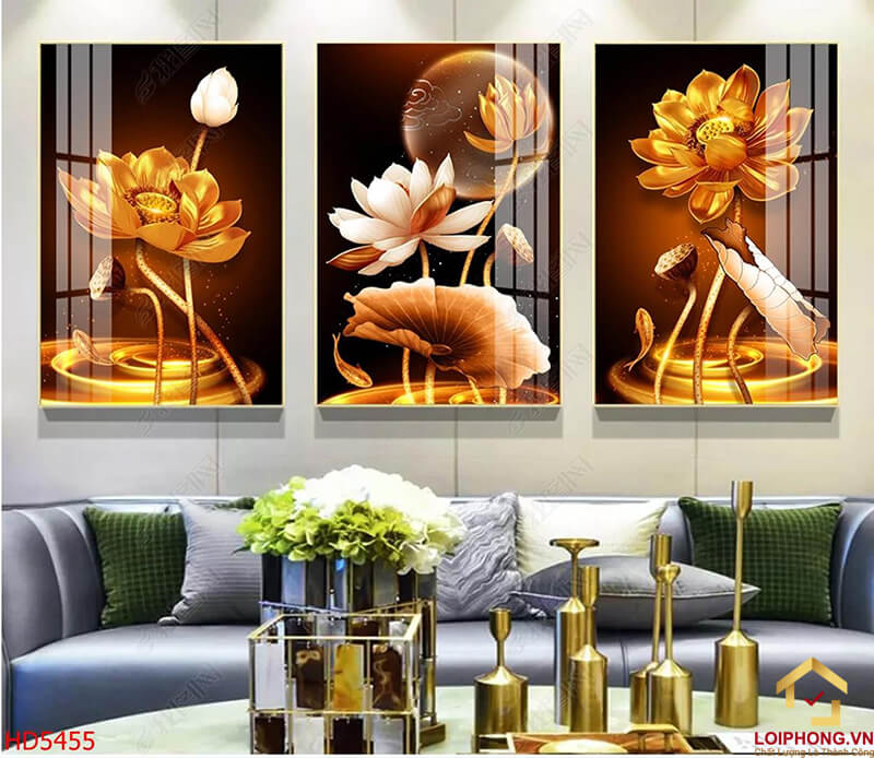 Tranh tráng gương được in trên chất liệu mica ép gỗ và được phủ thêm lớp gương sáng bóng