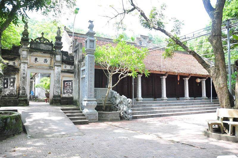 Nhốt vong vào chùa