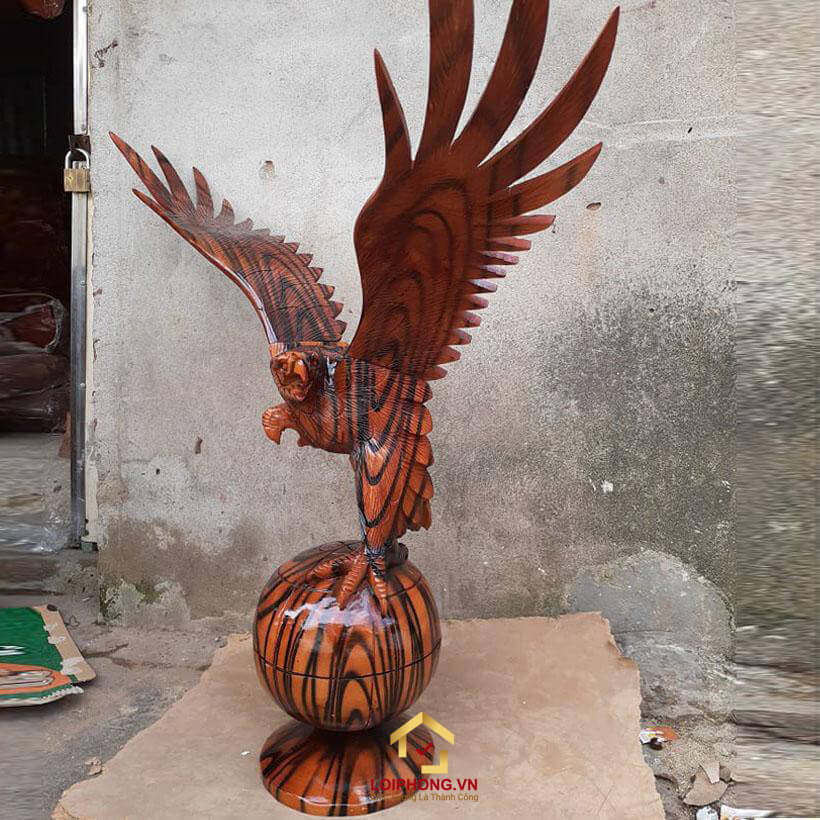 Chọn mua tượng đại bàng bằng gỗ ở những địa chỉ uy tín để đảm bảo chất lượng tốt nhất