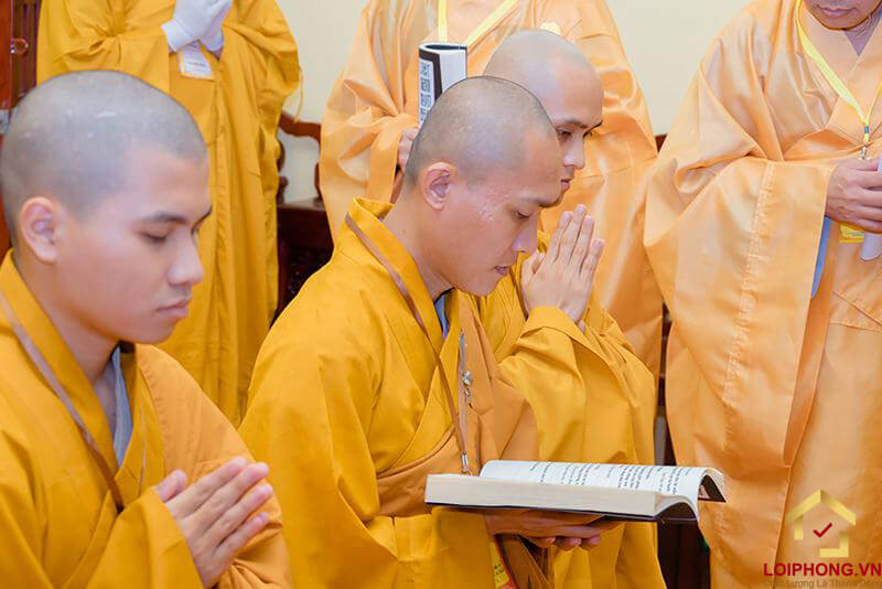 Thọ giới tỳ kheo là gì?