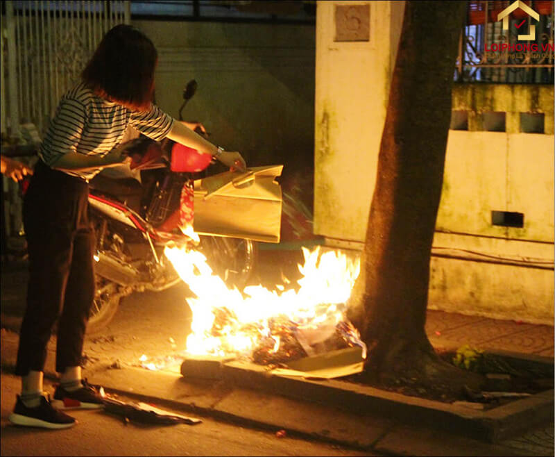 Đốt tiền vàng không đúng cách và theo trào lưu thường gây ra nhiều hậu quả nghiêm trọng cho xã hội
