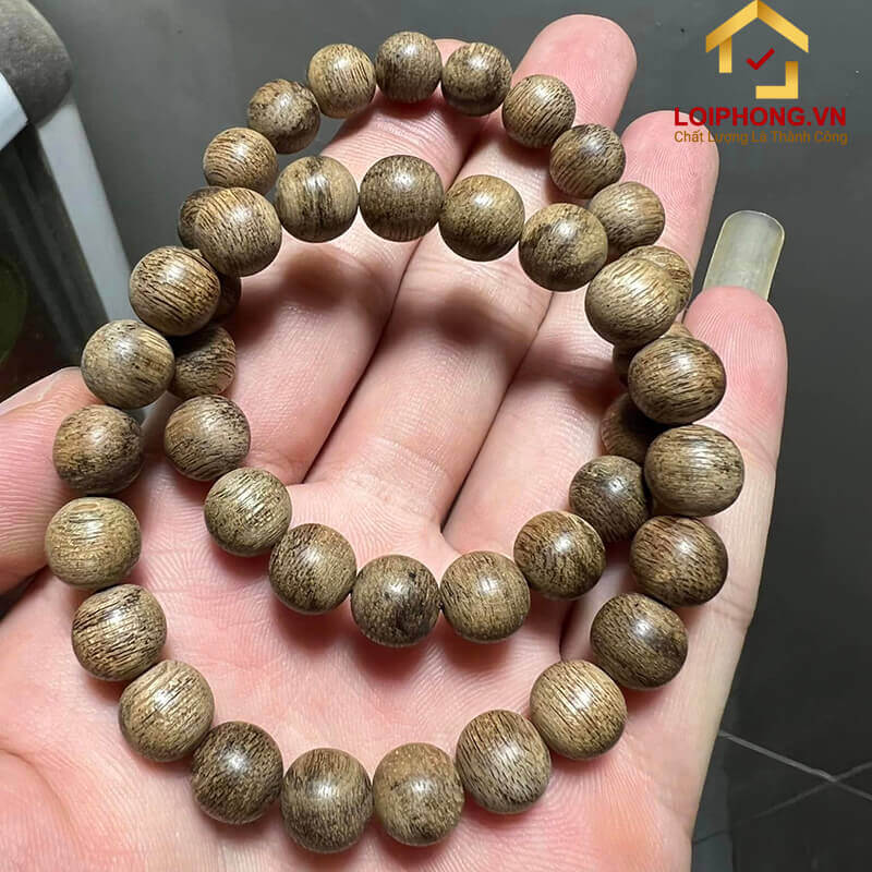 Vòng Trầm Hương phù hợp cho những người mang mệnh Hoả