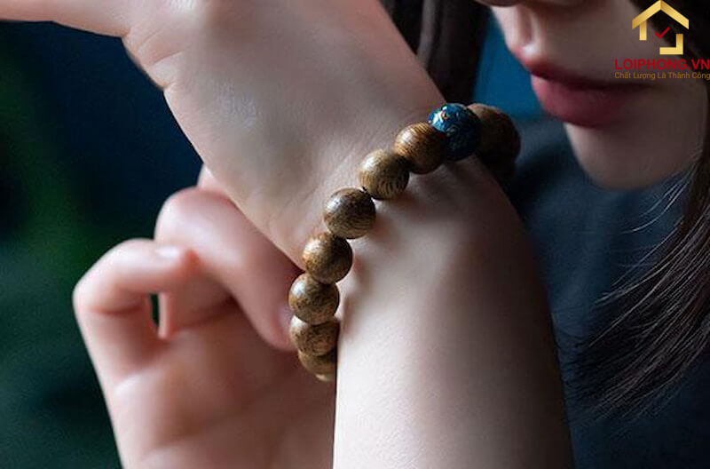 Đeo vòng Trầm Hương có tác dụng gì? Nó giúp cho sức khoẻ của người sở hữu được tốt hơn