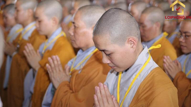 Xuất gia để tìm kiếm sự giác ngộ, giải thoát,...