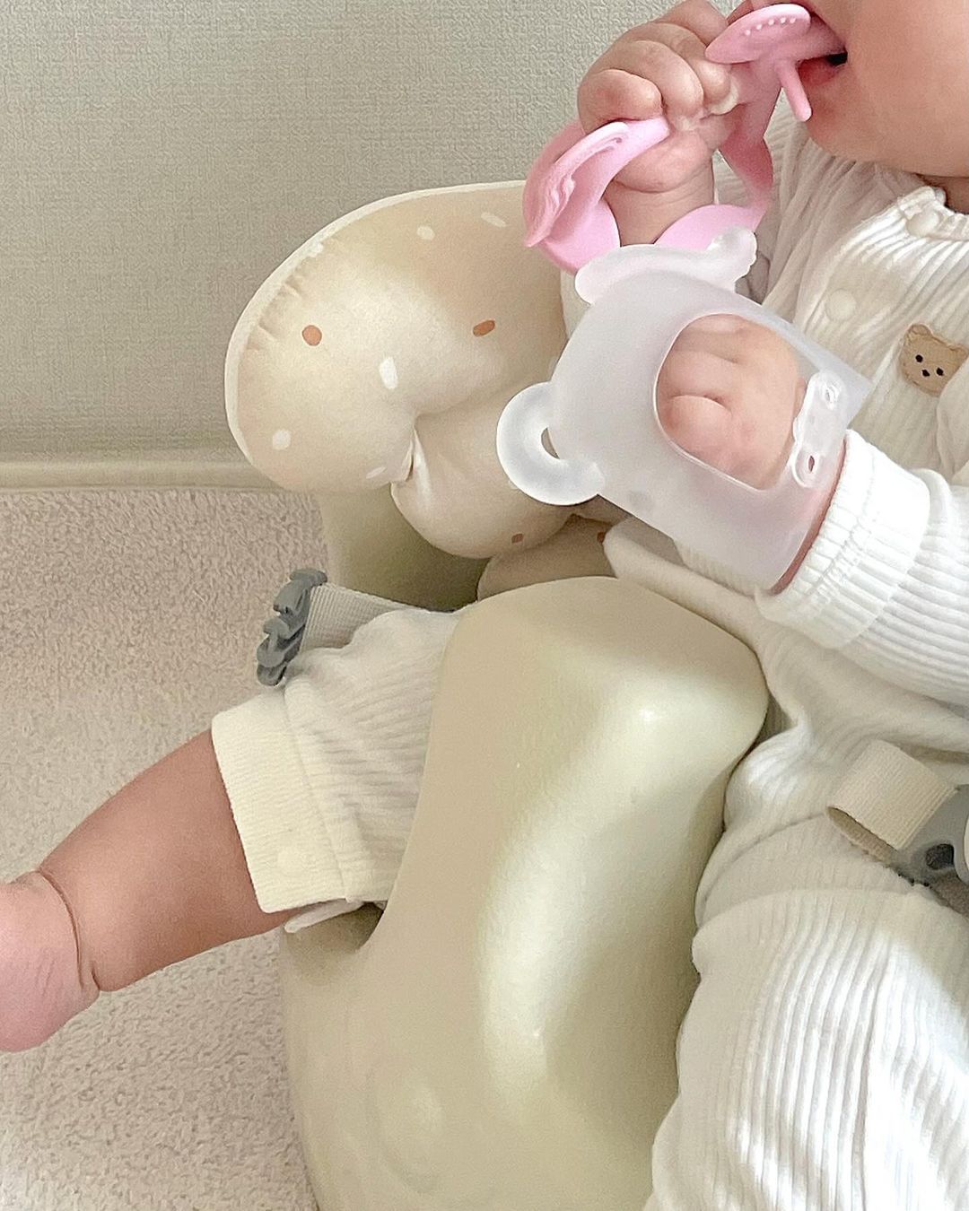 Cần lưu ý vệ sinh gặm nướu Moyuum cho bé ngay sau khi mua về và sau mỗi lần sử dụng