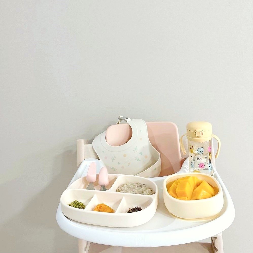 Bình tập hút Moyuum phù hợp dùng cho bé từ 6 tháng tuổi