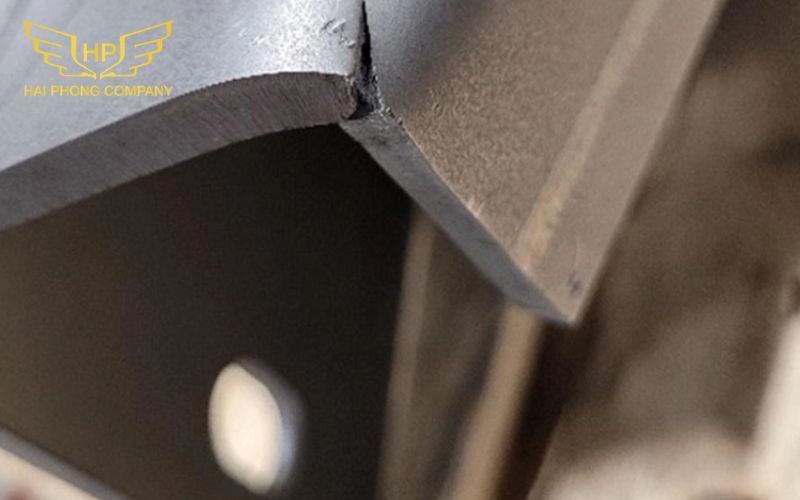 Nứt gãy tại điểm uốn