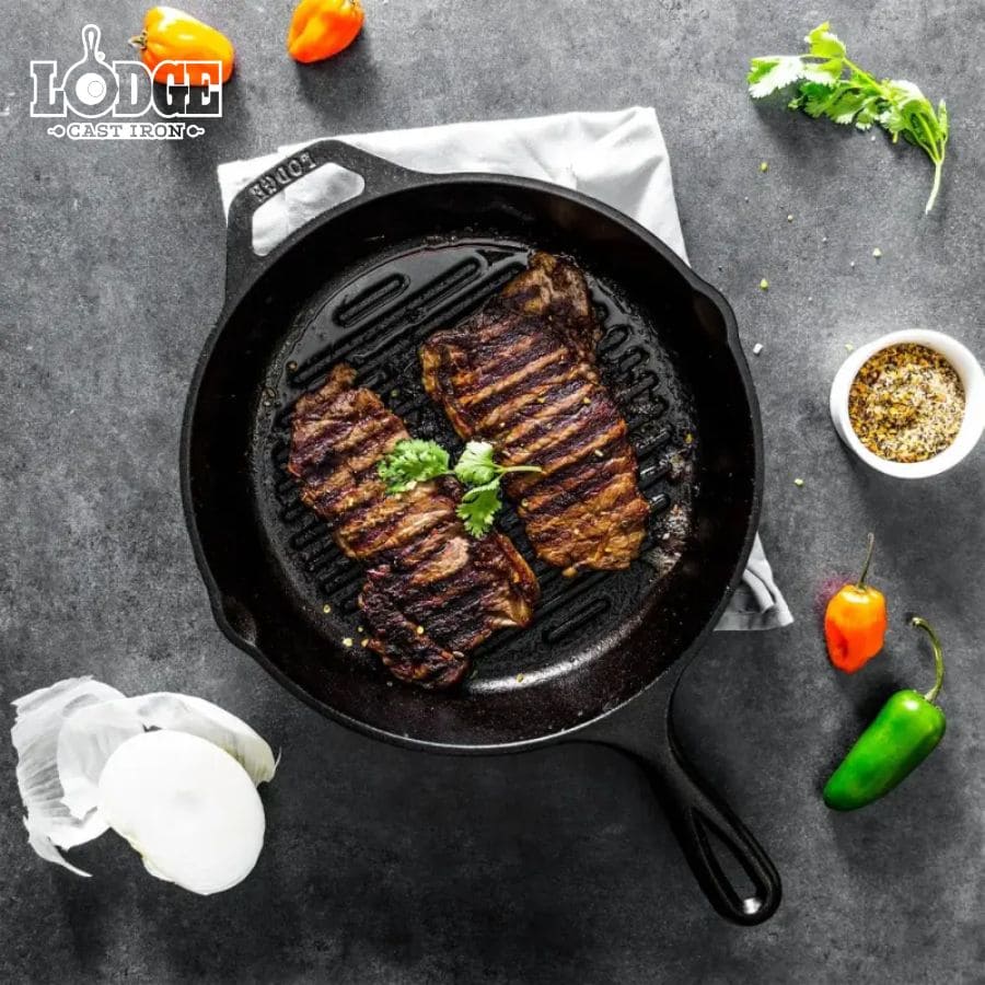 Chảo gang Lodge làm món steak hấp dẫn
