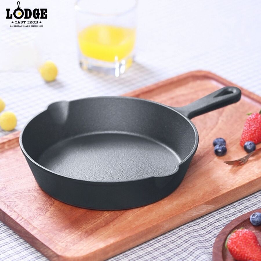 Chảo gang truyền thống mang vẻ đẹp cổ điển