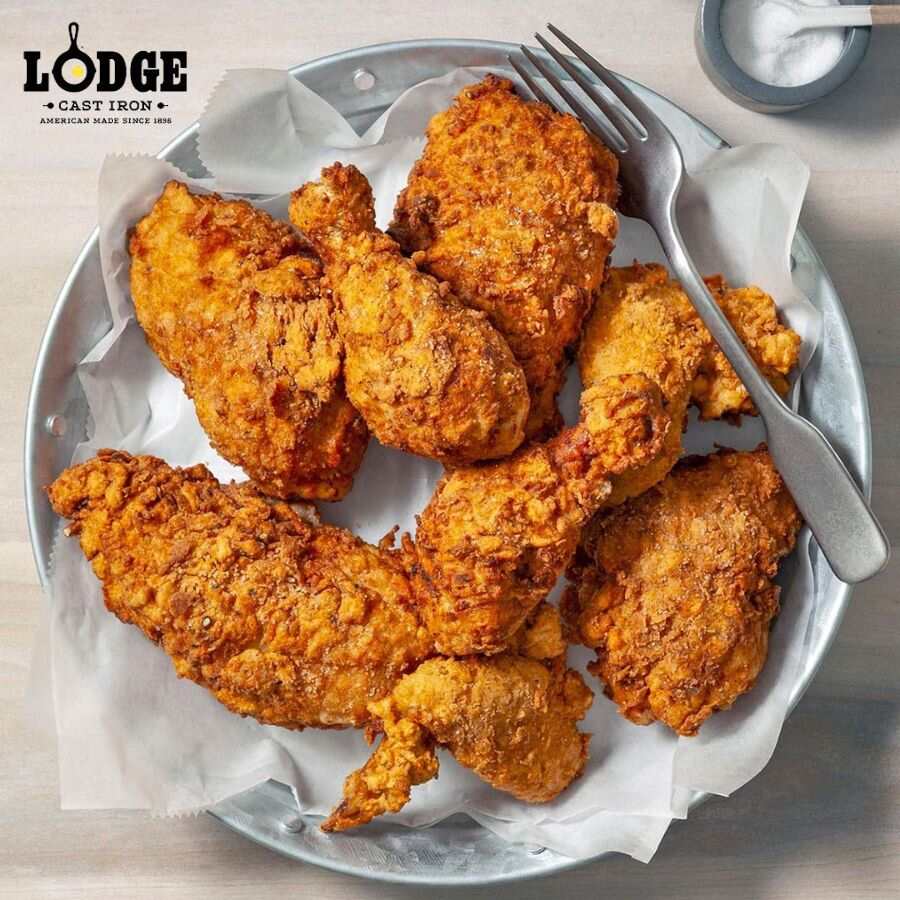 Món gà rán giòn rụm thơm ngon được hoàn thành