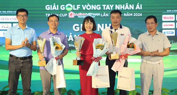 vien-nhai-k3-gop-thanh-cong-giai-golf-7