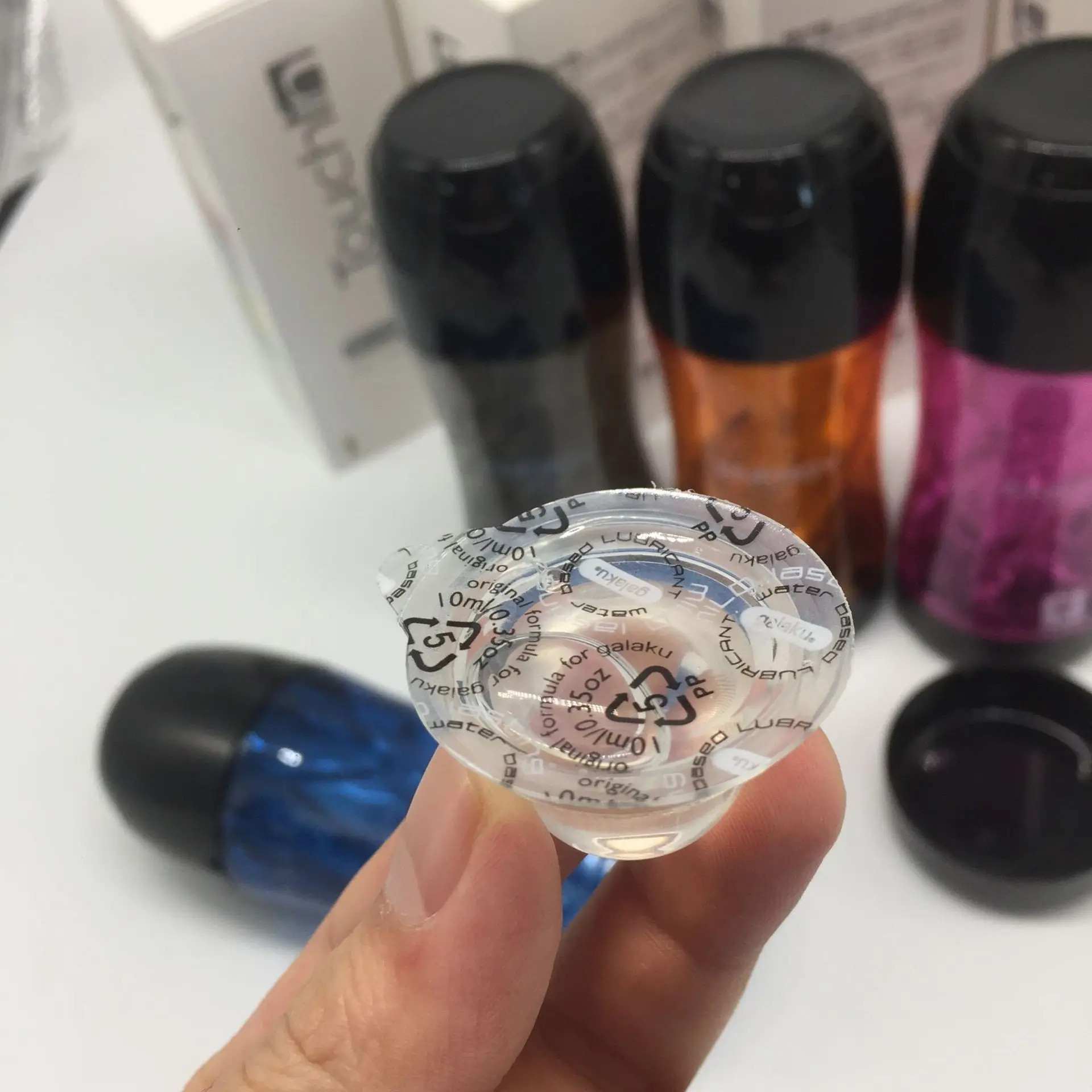 Kèm gel bôi trơn từ hãng