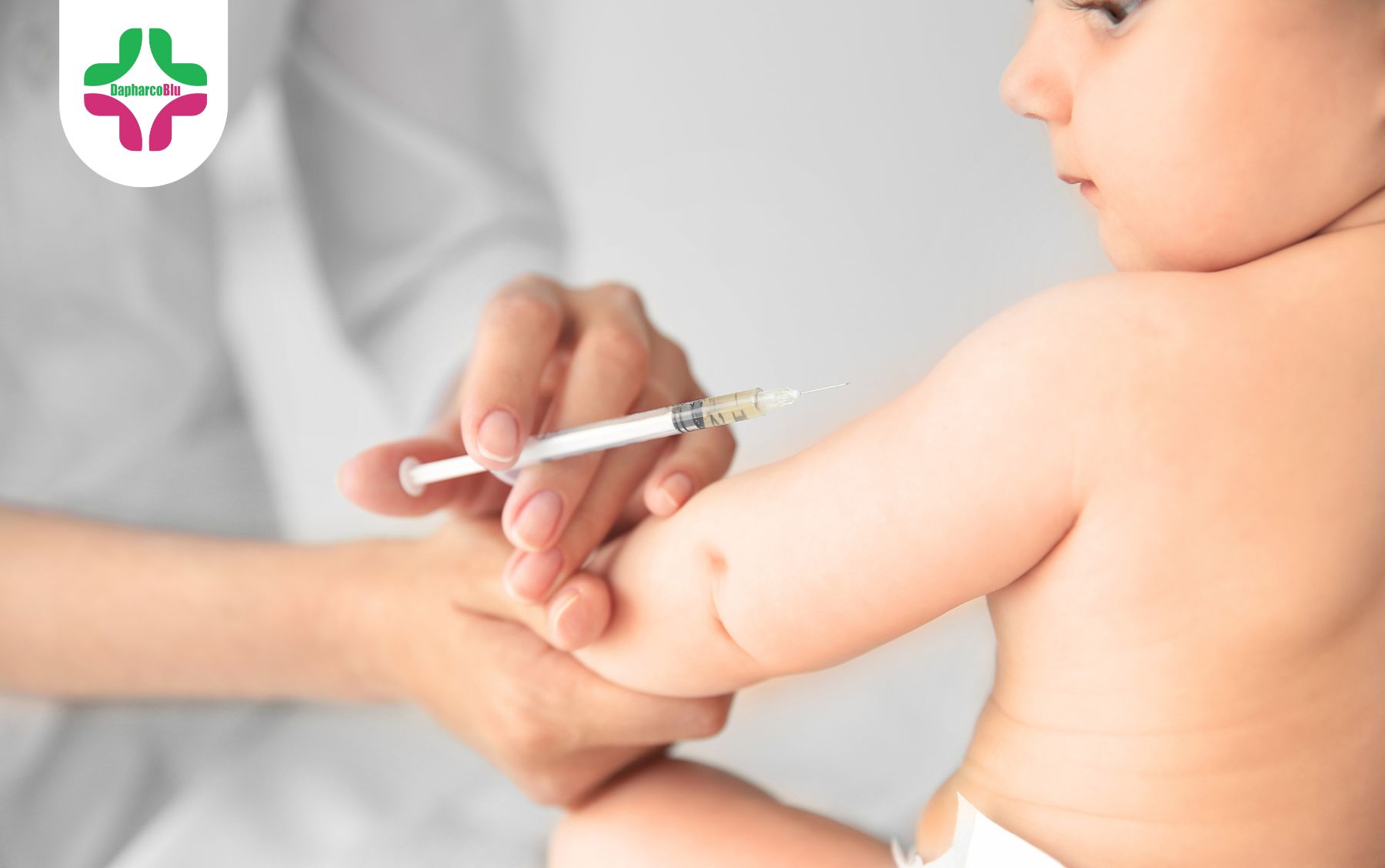 thuoc-ha-sot-cho-tre-so-sinh-sau-tiem-phong-huong-dan-day-du-va-an-toan