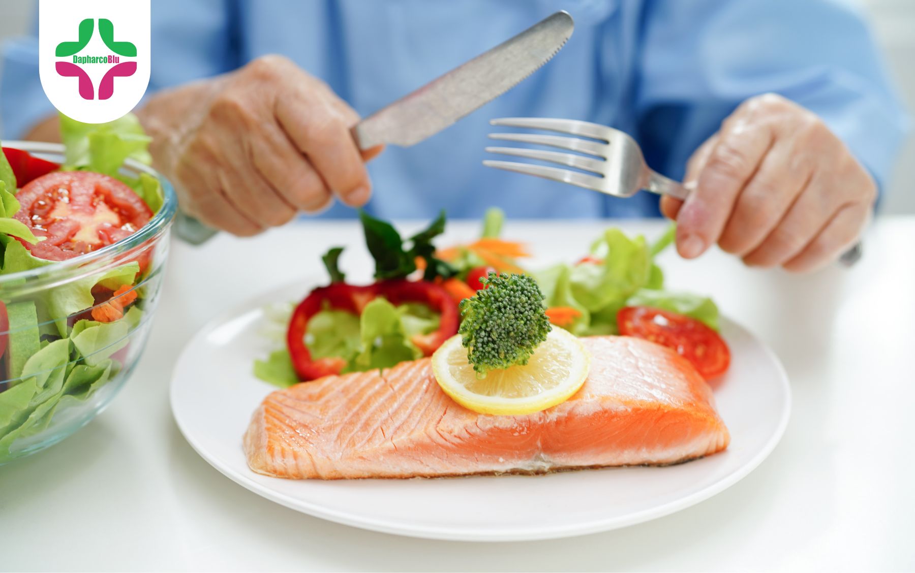 cham-soc-mat-cho-nguoi-cao-tuoi-6-bi-quyet-don-gian-giup-doi-mat-luon-khoe-manh