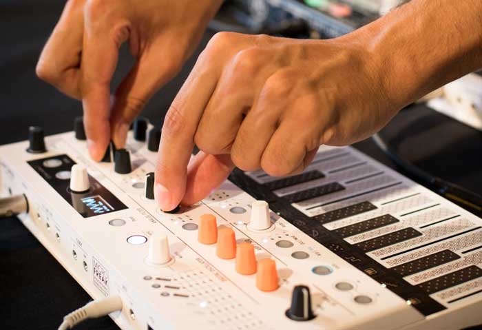 Arturia MicroFreak with Vocoder Mic Bundle | Chính hãng - Trả góp 0%