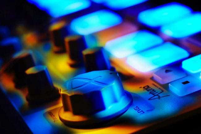 Bàn điều khiển MIDI Arturia BeatStep | Chính hãng - Trả góp 0%