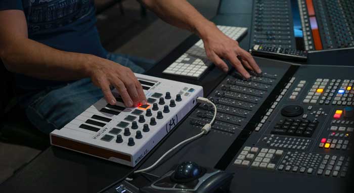 Bàn điều khiển Midi Arturia Minilab MK2 | Chính hãng - Trả góp 0%