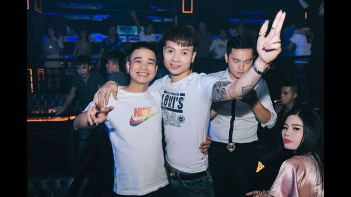 Bộ trộn nguồn Behringer Europower PMP4000 | Chính hãng - Trả góp 0%