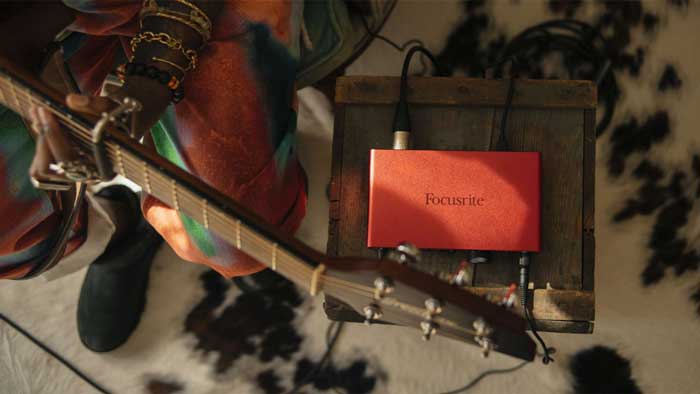 Combo thu âm Focusrite Scarlett 2i2 Studio 4th Gen - Chính hãng