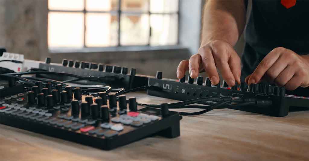 Synth IK Multimedia UNO Synth Pro X | Chính hãng - Trả góp 0%