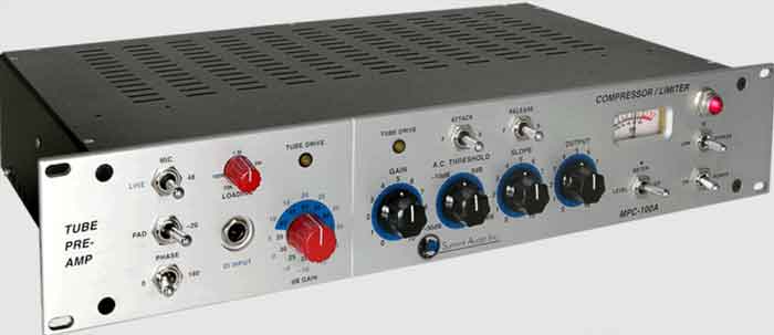 Preamp compressor Summit Audio MPC-100A Preamp đang được chụo từ góc trên xuống