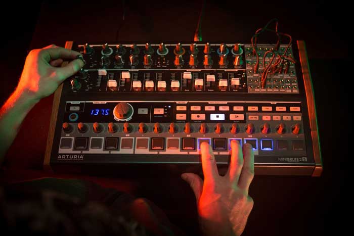 Synth analog Arturia MiniBrute 2S | Chính hãng - Trả góp 0%