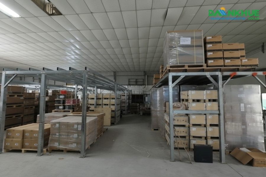 Đan Khuê Solar tổng kho tấm pin năng lượng mặt trời với đầy đủ thiết bị