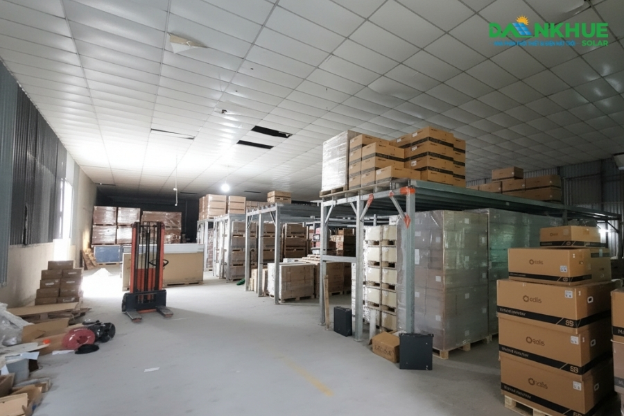 Tổng kho Đan Khuê Solar cung cấp thiết bị năng lượng mặt trời chuyên nghiệp