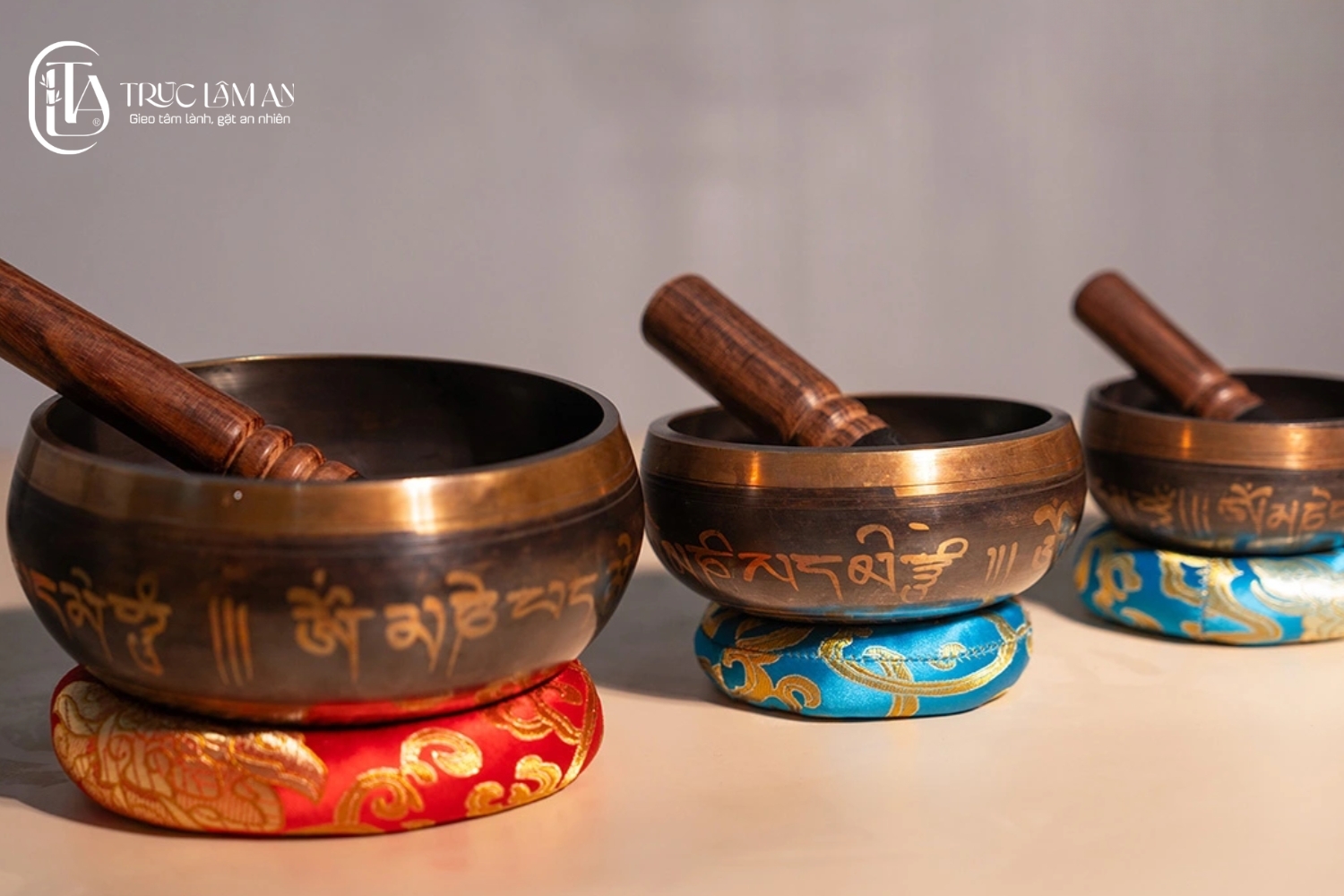 Cách chọn chuông tụng kinh tại gia chuẩn nhất