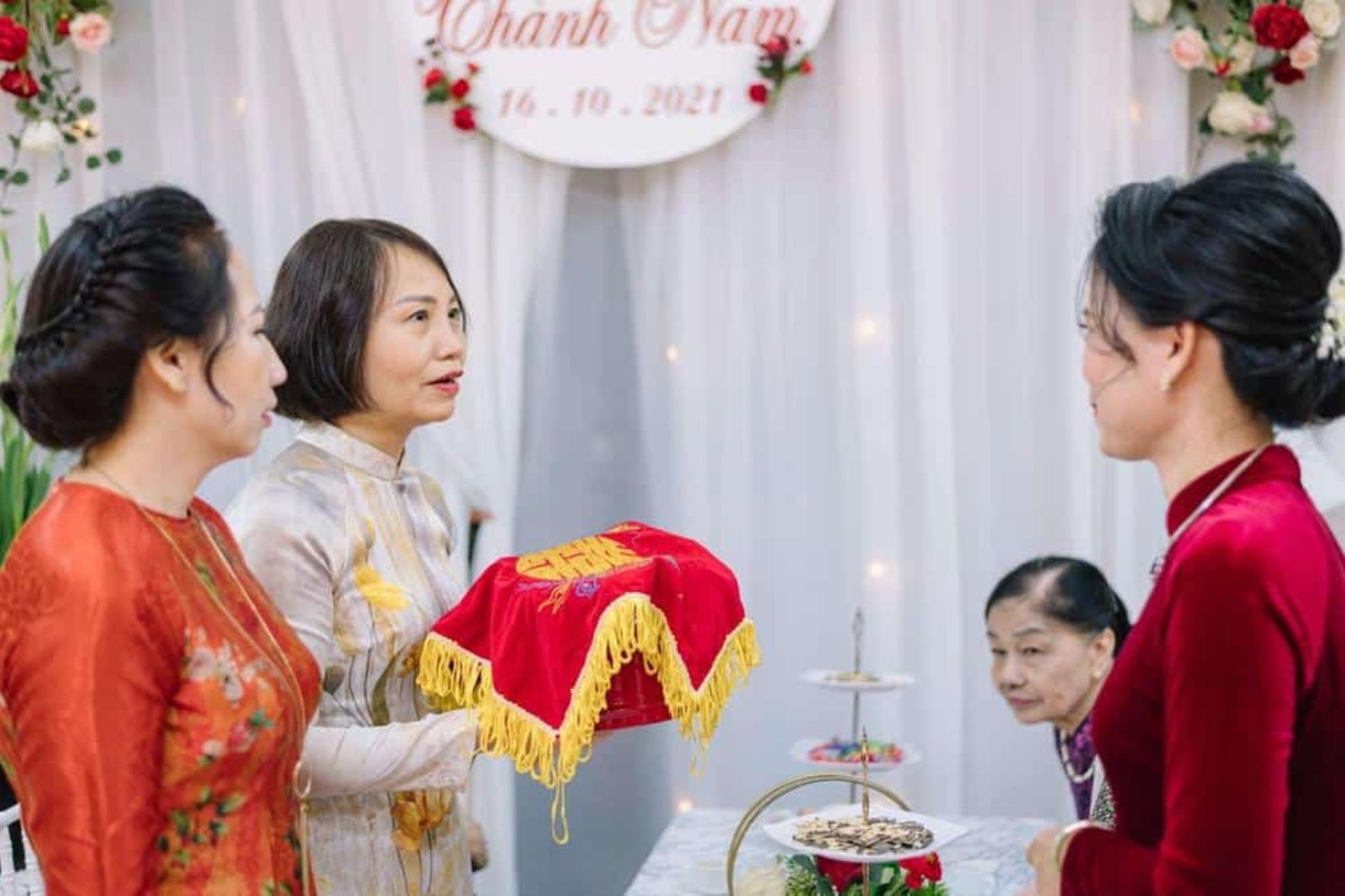 Giải đáp các câu hỏi khác liên quan đến lễ dạm ngõ và đám hỏi