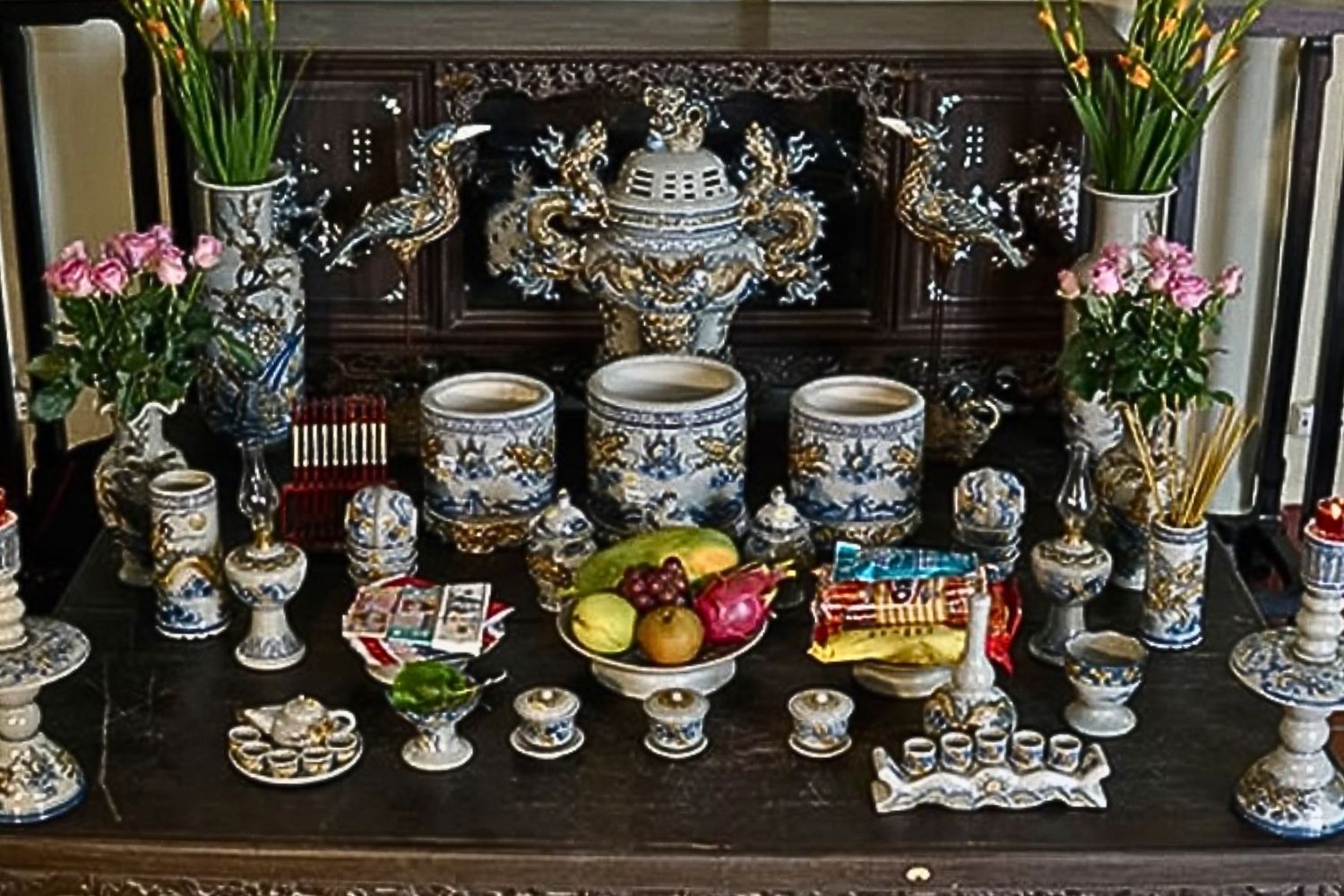 Giải đáp có nên bốc lại bát hương