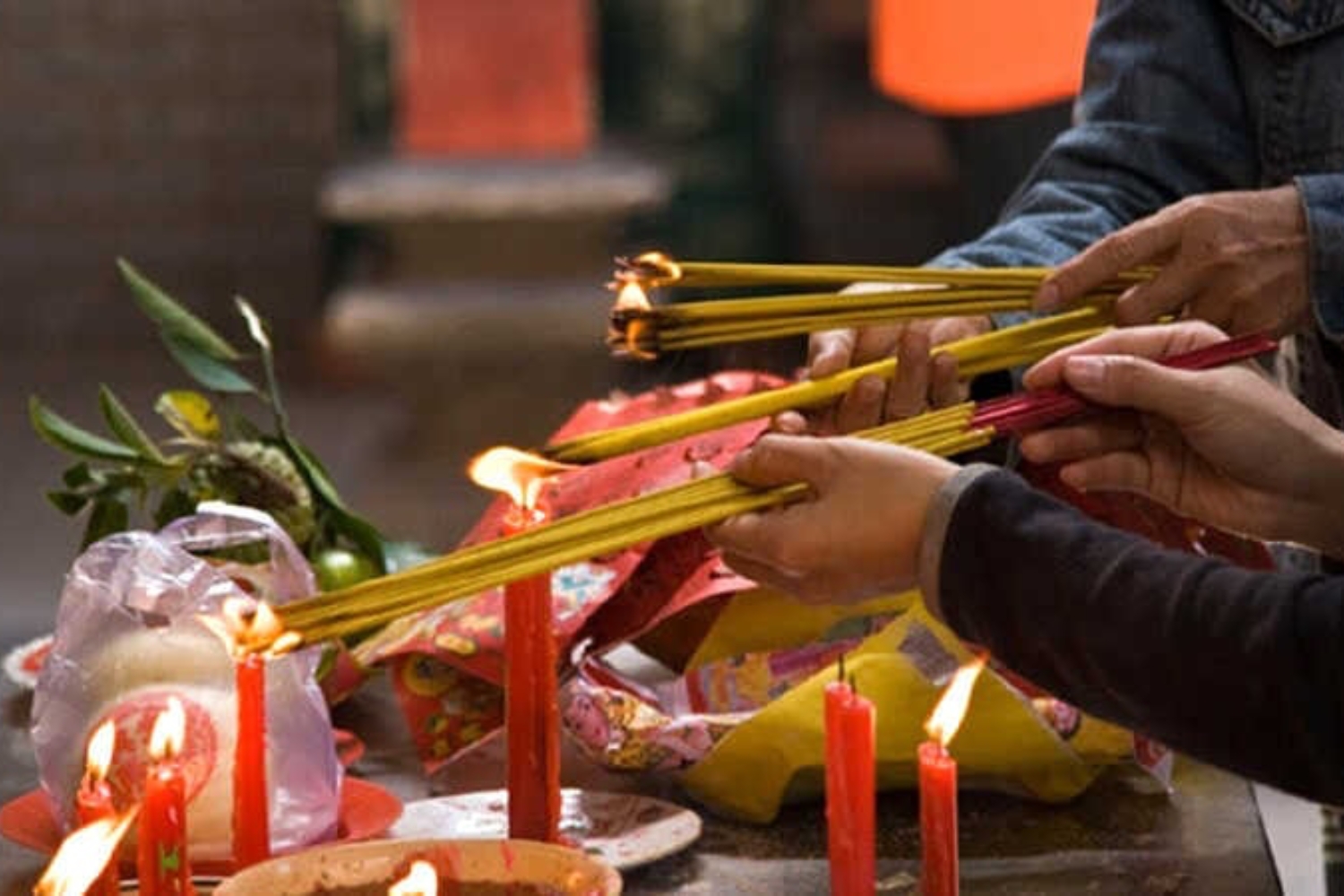 Giải đáp ý nghĩa của việc tụng văn khấn cầu siêu