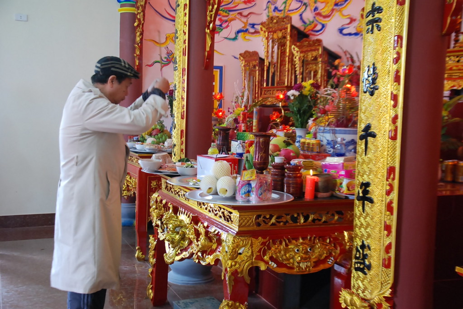 Gợi ý bài văn khấn gia tiên ngày thường