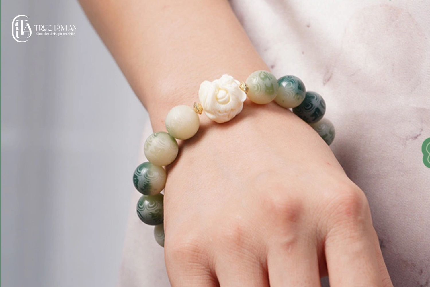 Vòng tay Bạch Ngọc Bồ Đề - Vật phẩm đeo trên người mang lại bình an