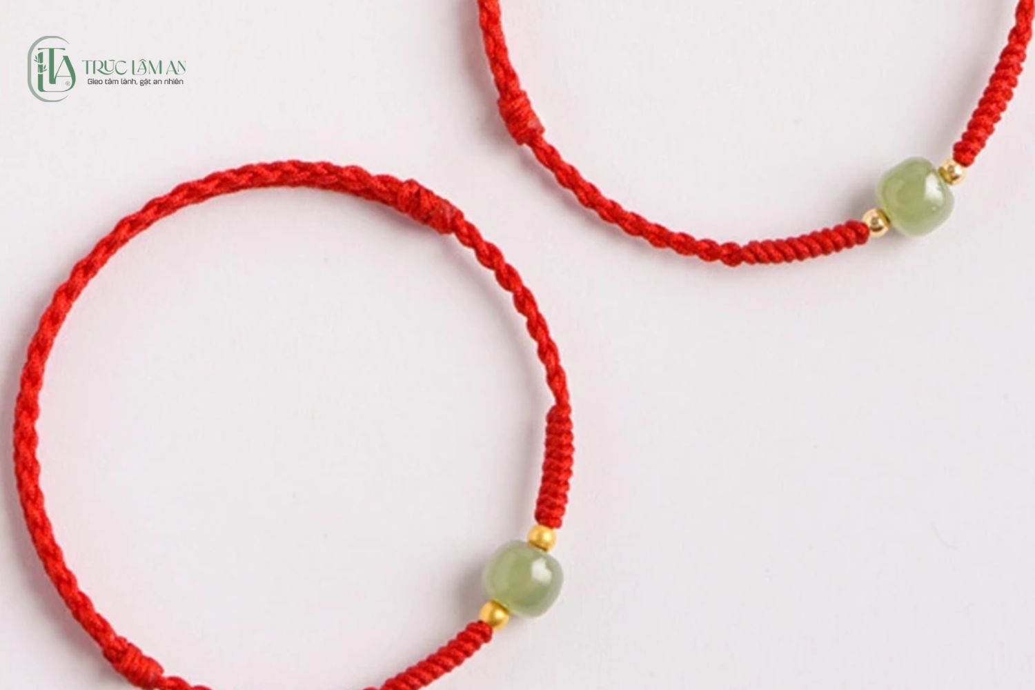 Vòng tay chỉ đỏ cầu tài lộc, công việc hanh thông