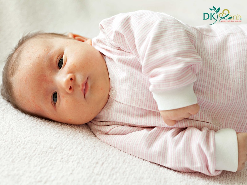 Không được tắm cho bé khi bị cảm lạnh