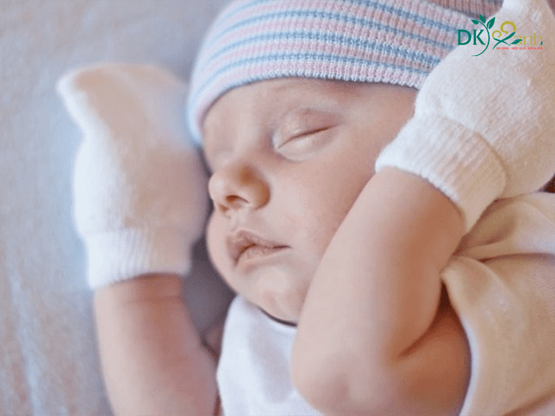 Những việc cần làm để giúp điều trị da khô của trẻ sơ sinh