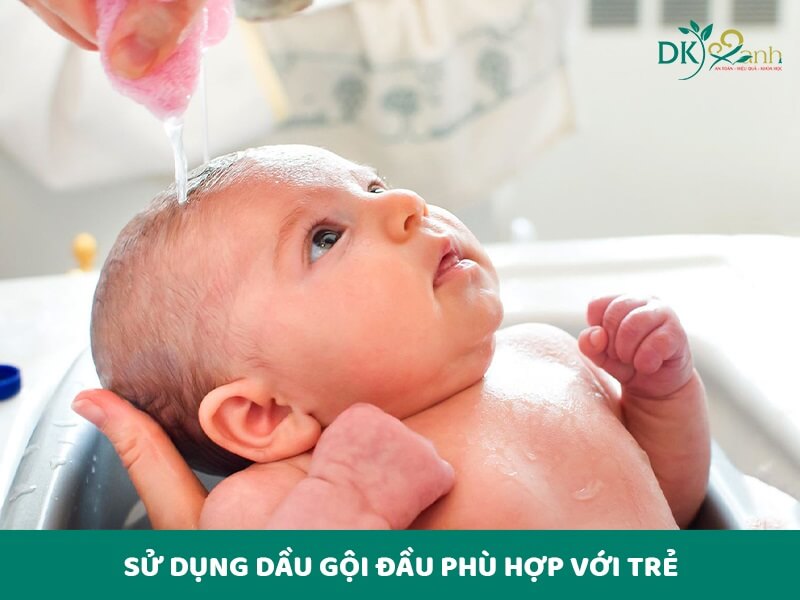 Sử dụng dầu gội đầu phù hợp với trẻ