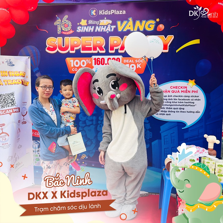 Hoạt động checkin nhận combo làm sạch trao tay cho bé