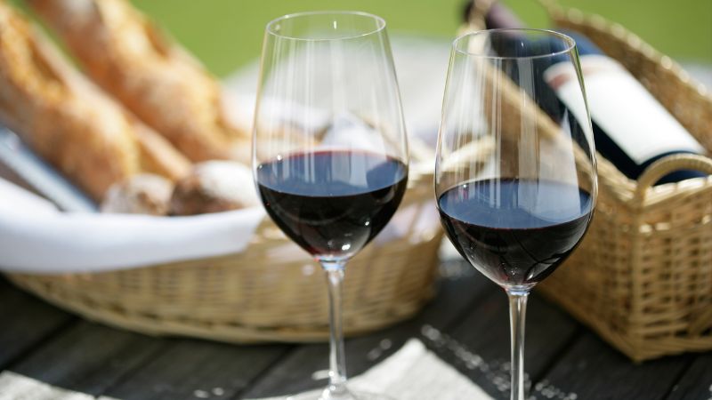 mua ly uong ruou vang tai thai duong gia