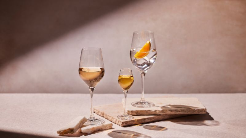 ly coc thuy tinh cao cap qua tang tan gia sang trong